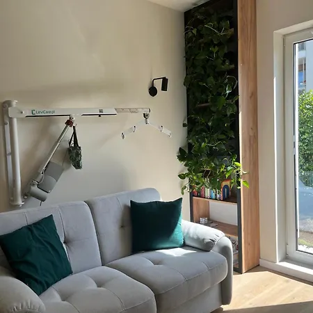 Apartament Futura Z Ogrodkiem - Parking - Niania Daire *