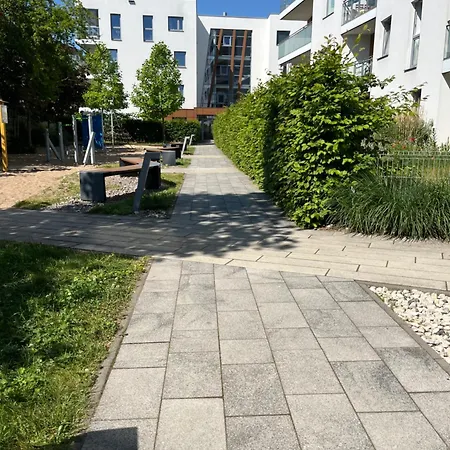 Apartament Futura Z Ogrodkiem - Parking - Niania Apartment